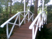 Oudhollandse brug beschilderd in hoogglans wit